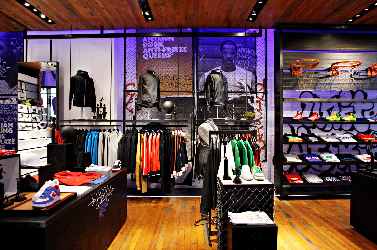 RECLAIMED FACTORY MAPLE – NIKE SPORTSWEAR | SOHO, NY